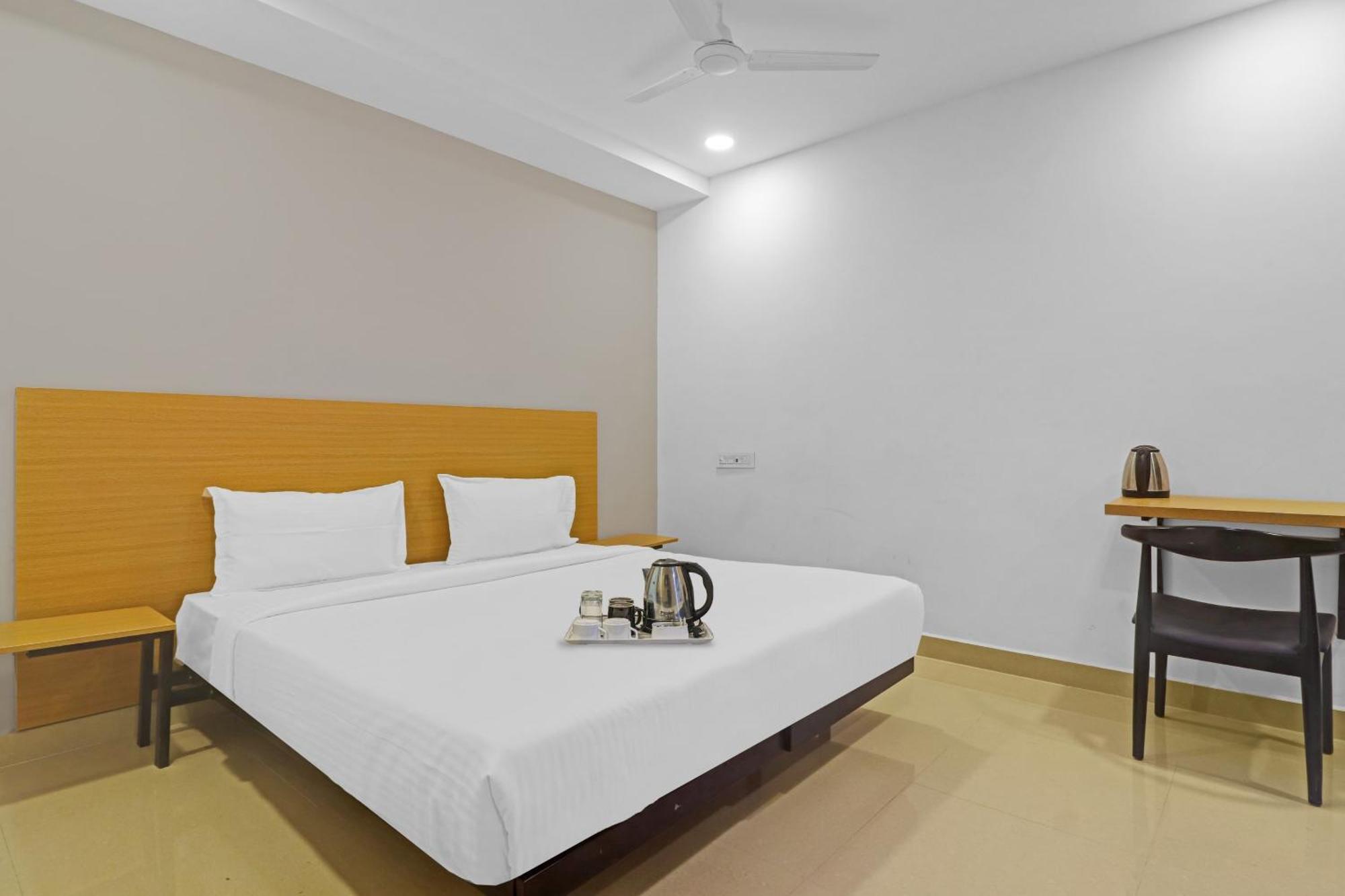 Townhouse Che Sigma Hotel Hyderabad Exterior photo
