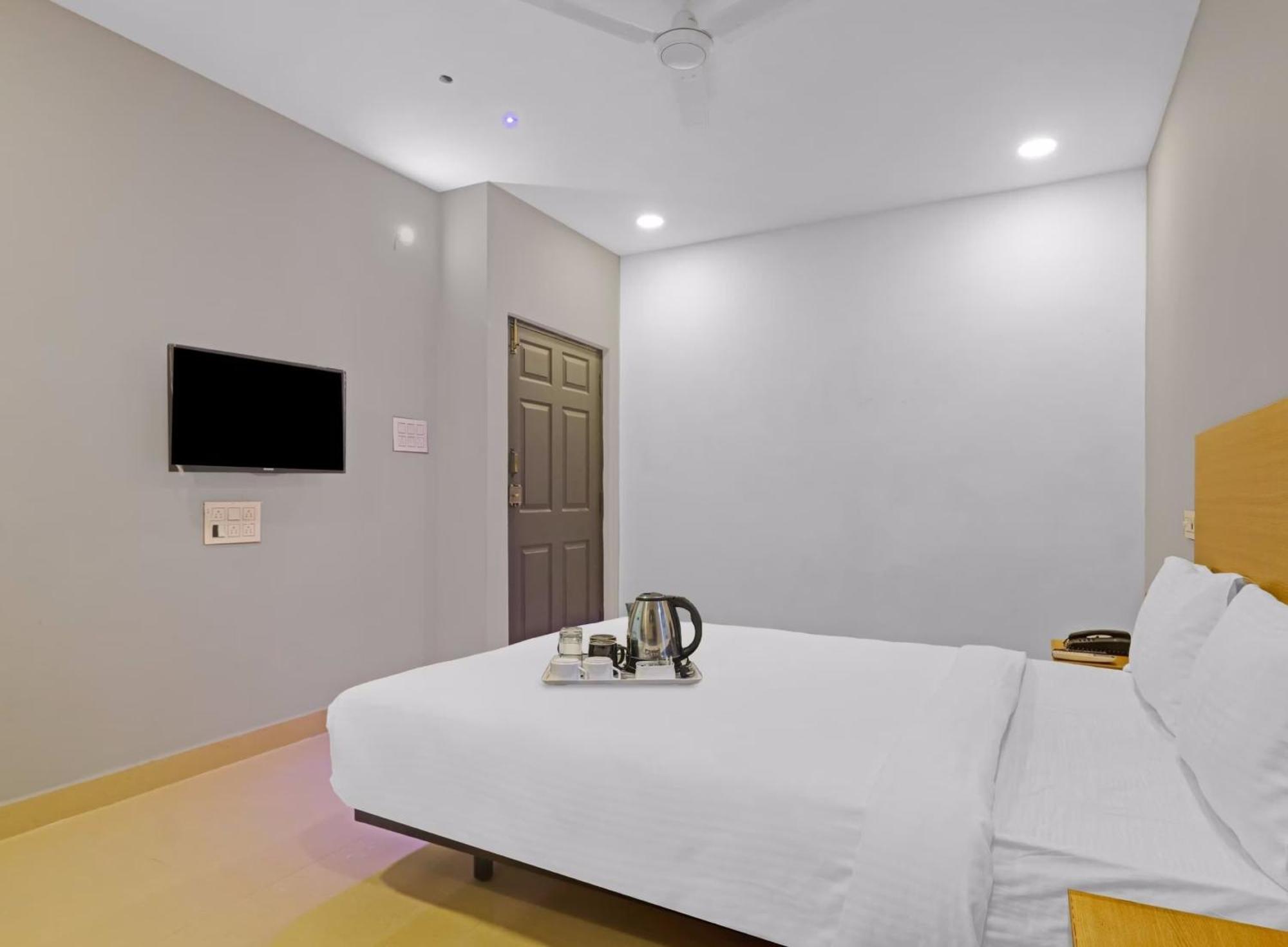 Townhouse Che Sigma Hotel Hyderabad Exterior photo