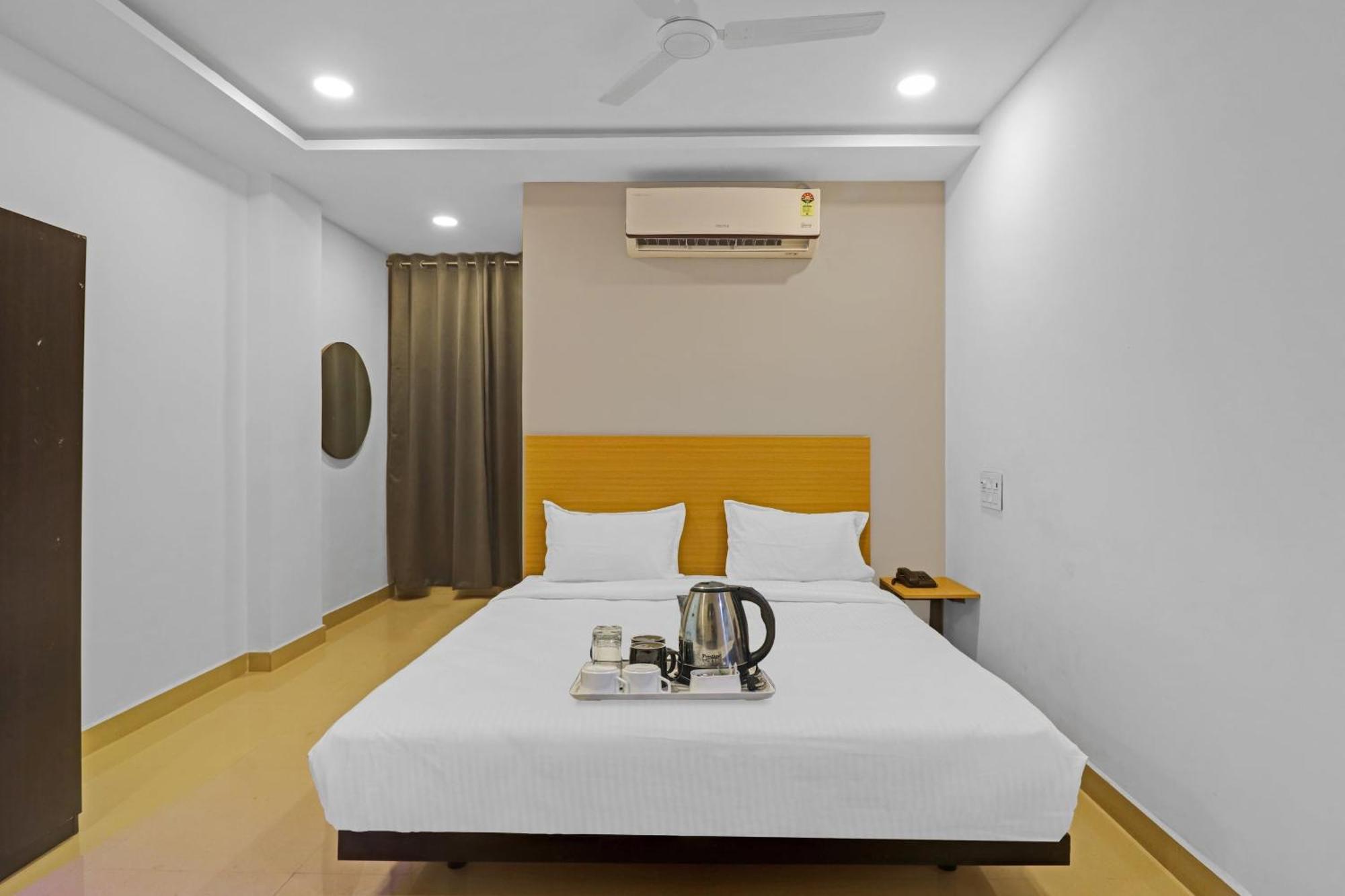 Townhouse Che Sigma Hotel Hyderabad Exterior photo
